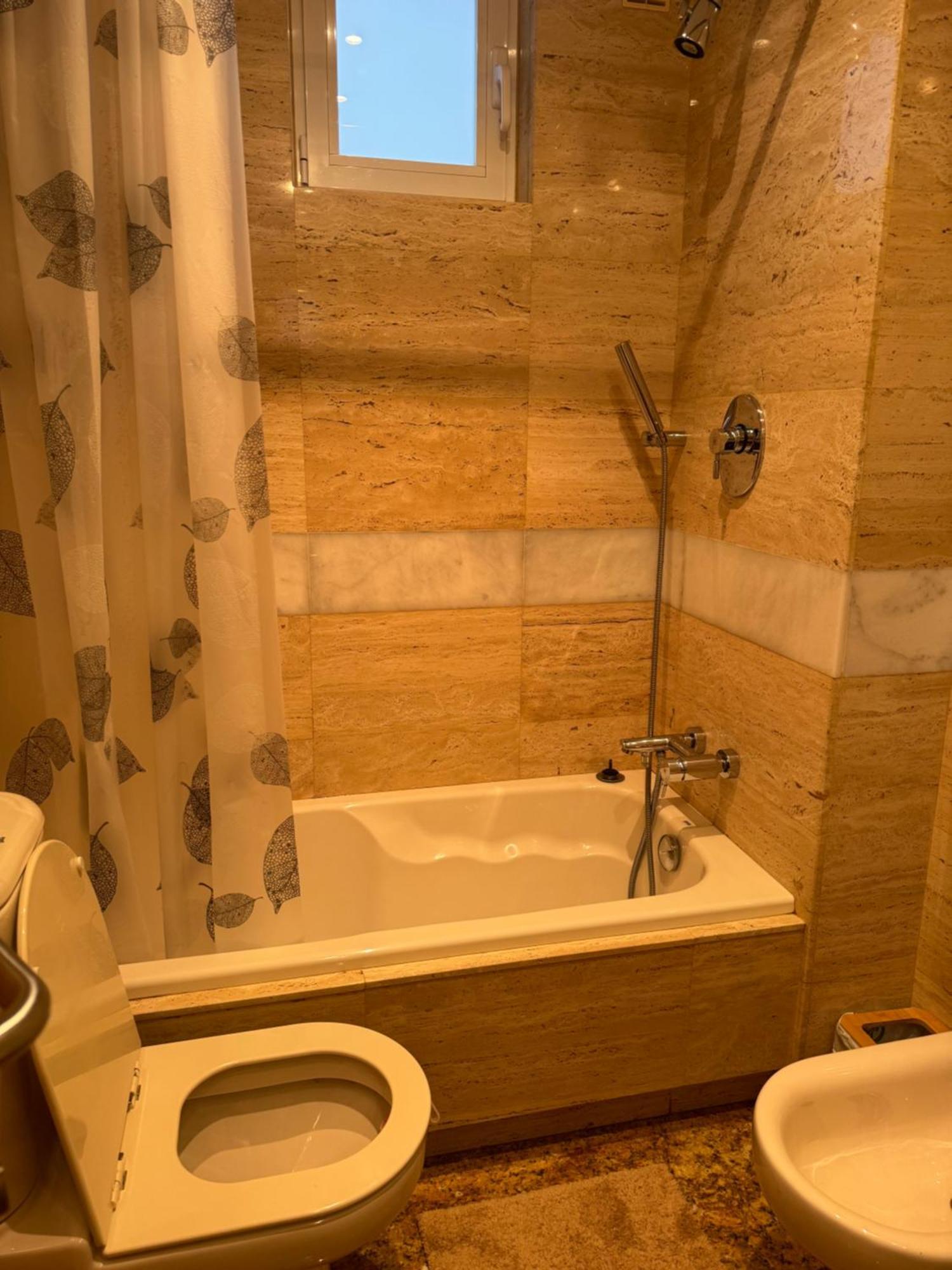 Burgo Habitaciones De Lujo Con Hermosas Vistas A La Cuidad מראה חיצוני תמונה
